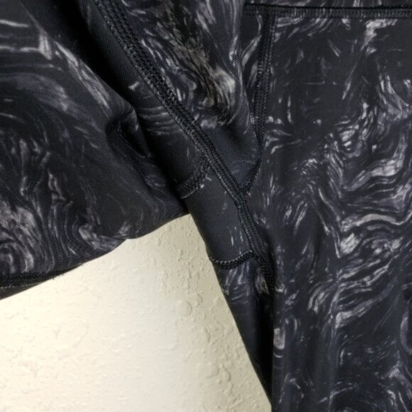 Lululemon Runday Crop *Full-On Luxtreme Leggings Arsenal Ambient Grey Black sz 4 - Picture 12 of 16